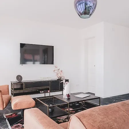 Reethus Reethus 4 Born